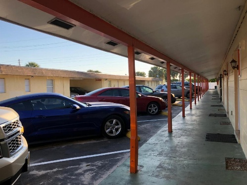 Sunset Inn- Fort Pierce, FL image 16