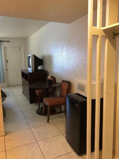 Sunset Inn- Fort Pierce, FL image 19