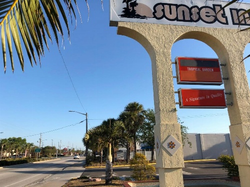Sunset Inn- Fort Pierce, FL image 5