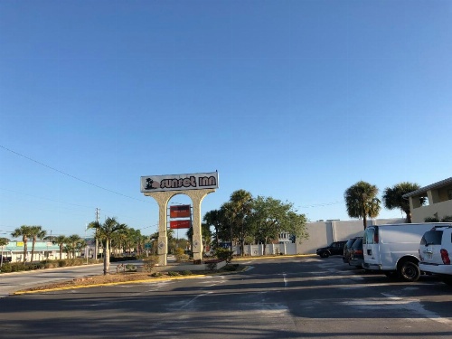 Sunset Inn- Fort Pierce, FL image 7